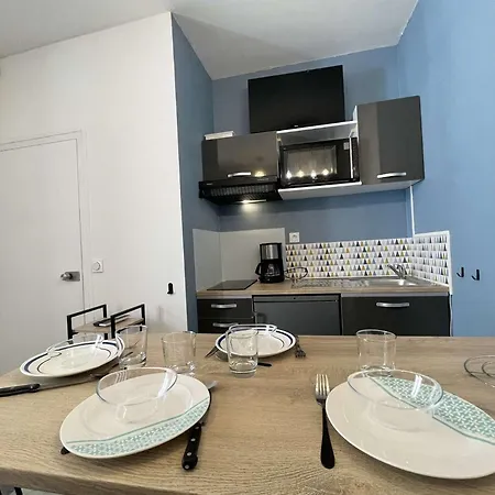 - A - Lr180-011 Apartment